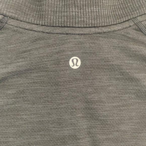 Men's Lululemon lightweight running pullover - Picture 4 of 4